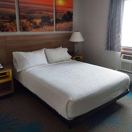 Days Inn By Wyndham Willmar Bagian luar foto