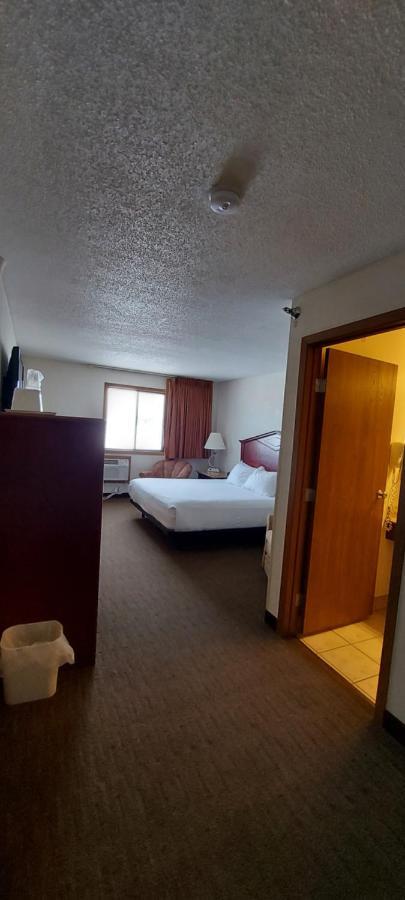 Days Inn By Wyndham Willmar Bagian luar foto