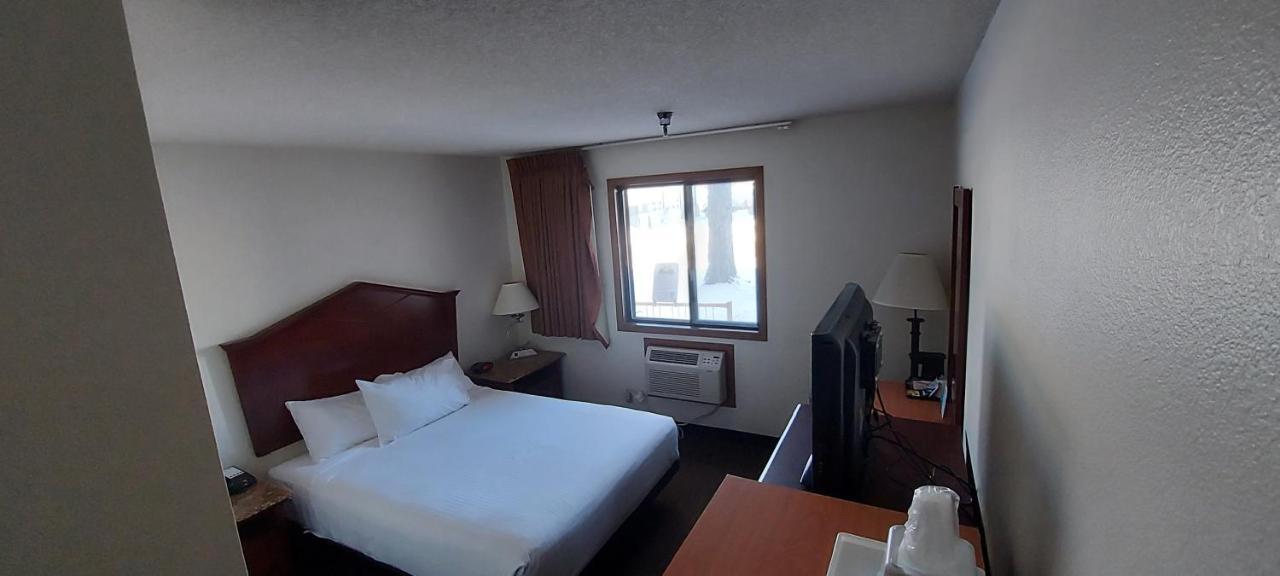Days Inn By Wyndham Willmar Bagian luar foto