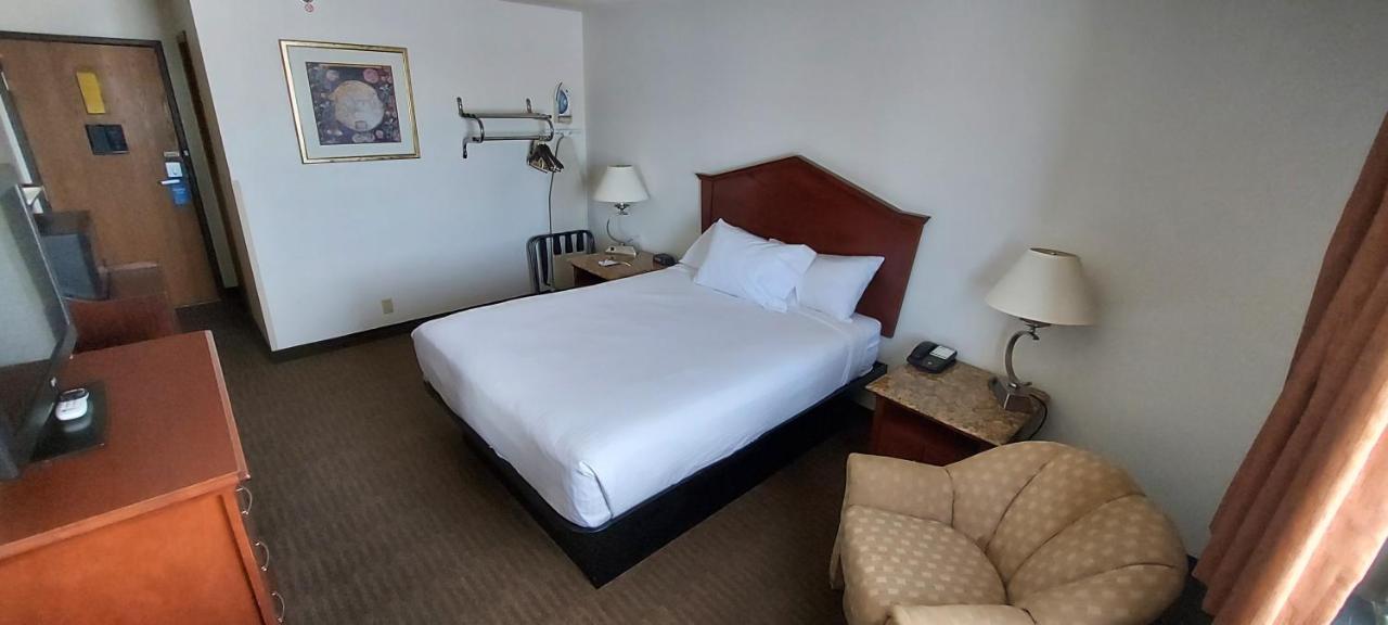Days Inn By Wyndham Willmar Bagian luar foto