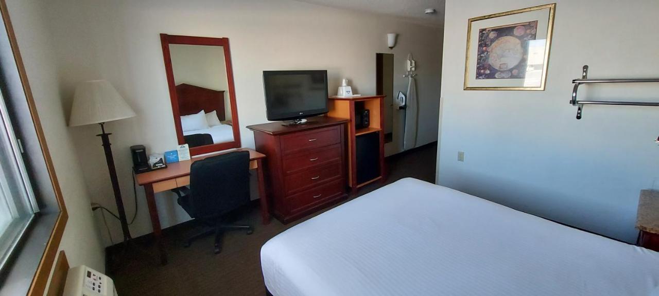 Days Inn By Wyndham Willmar Bagian luar foto