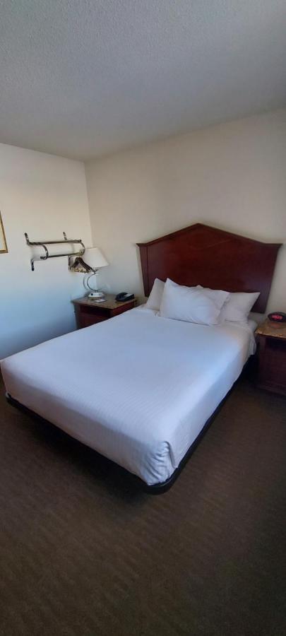 Days Inn By Wyndham Willmar Bagian luar foto