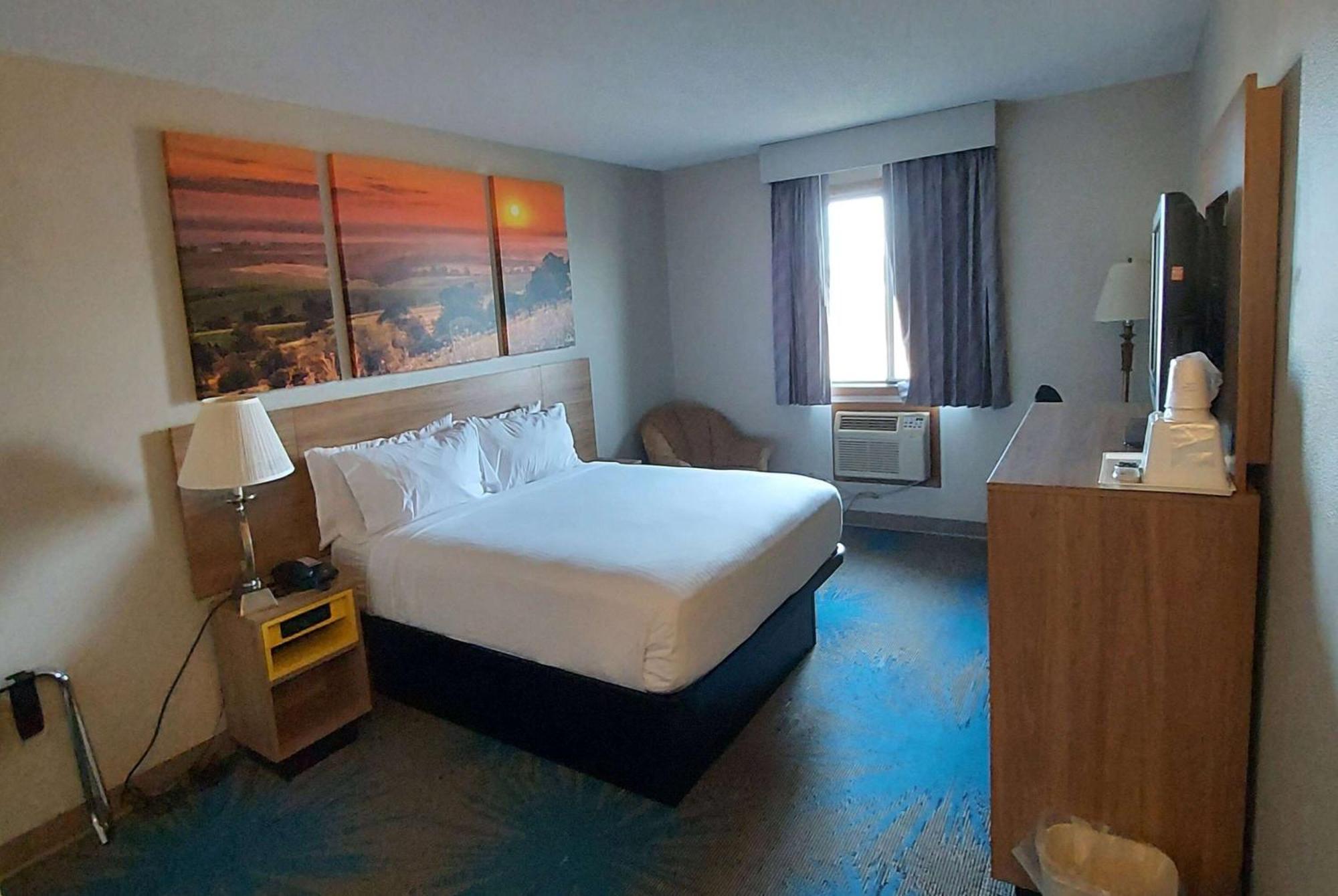 Days Inn By Wyndham Willmar Bagian luar foto